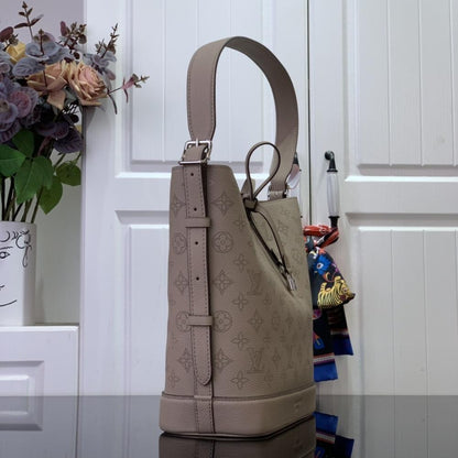Elegant Shoulder Bag
