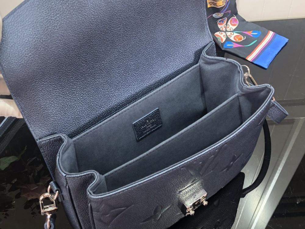 Classic Crossbody Bag
