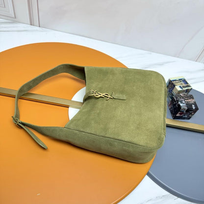 Classic Shoulder Bag