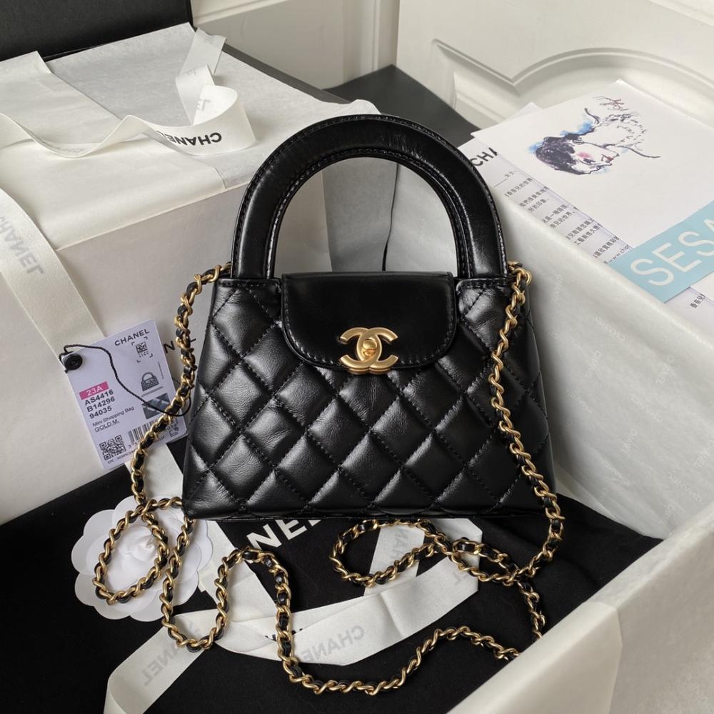 Elegant Leather Top Handle Bag