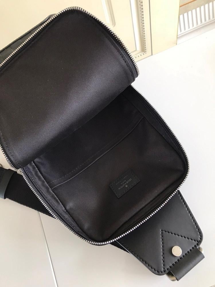 Classic Elegant Leather Shoulder Bag