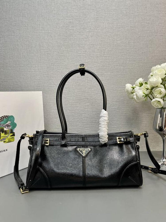 Classic Shoulder Bag