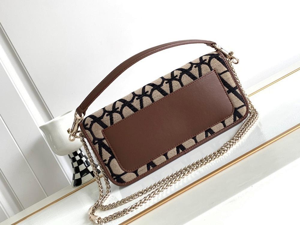 Elegant Stylish Embroidered Shoulder Bag – Limited Edition