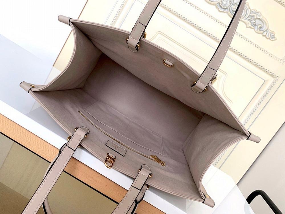 Elegant Refined Printed Leather Crossbody Bag