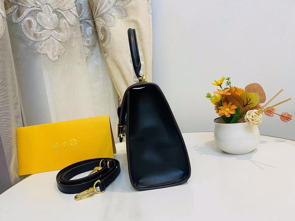 Modern Stylish Leather Shoulder Bag