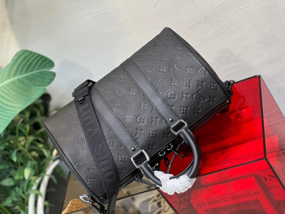 Alma Leather Travel Bag