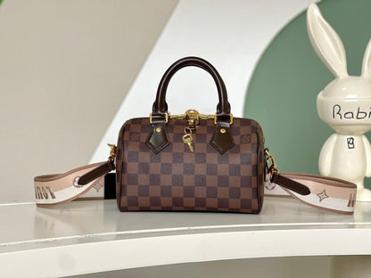 Classic Italian-Inspired Leather Shoulder Bag