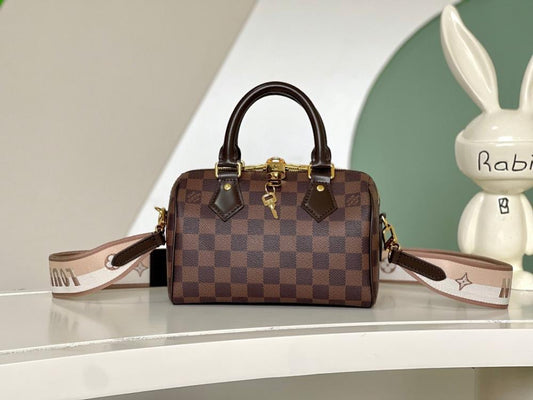 Classic Italian-Inspired Leather Shoulder Bag