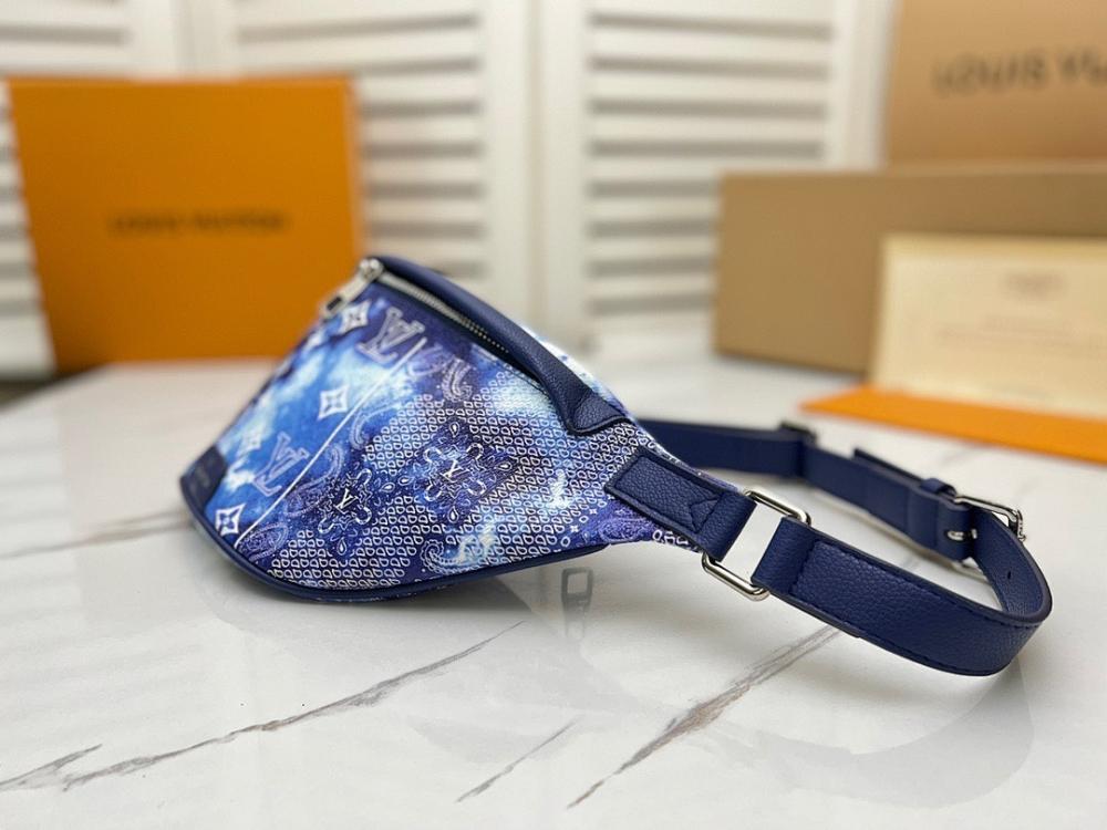 Classic Leather Shoulder Bag – Limited Edition
