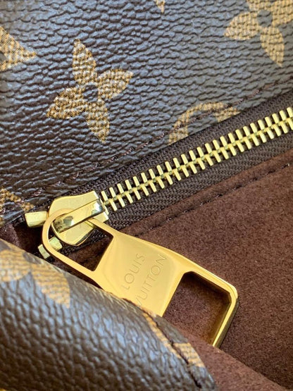 Classic Elegant Shoulder Bag