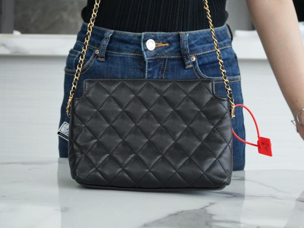 Elegant Shoulder Bag