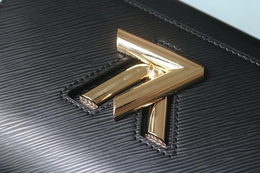 Elegant Embroidered Leather Shoulder Bag – Limited Edition