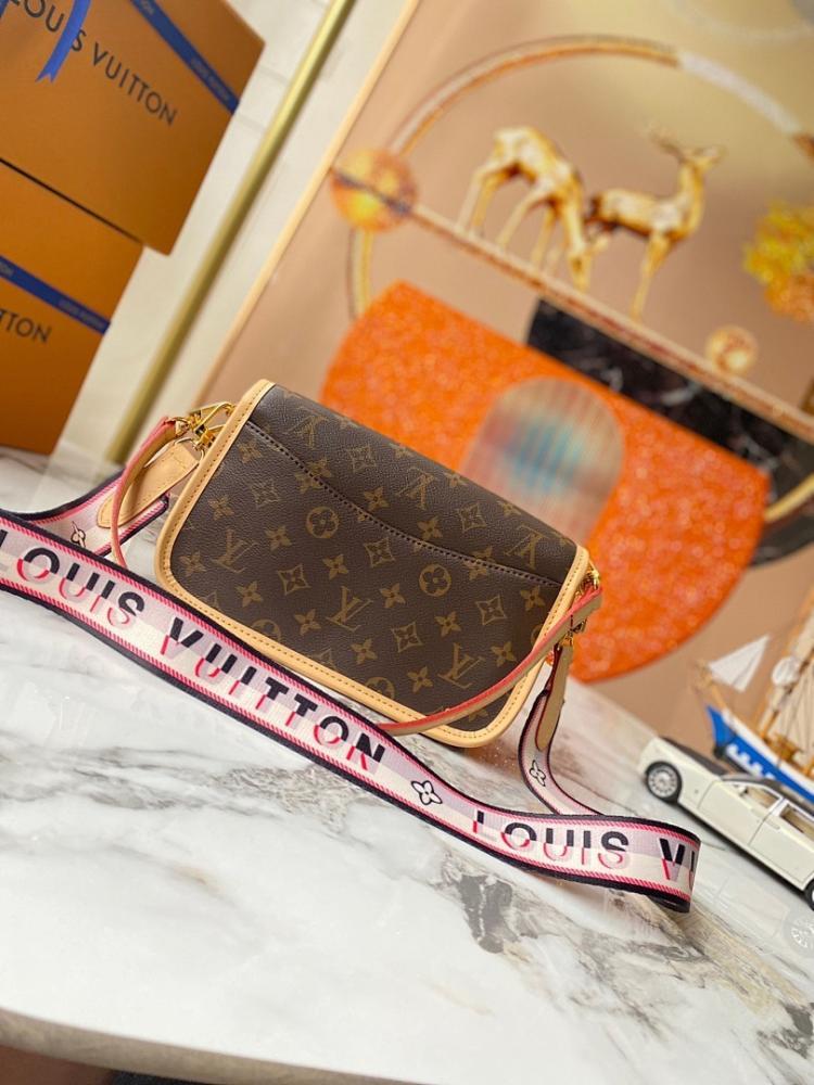 Modern Luxury Embroidered Leather Shoulder Bag