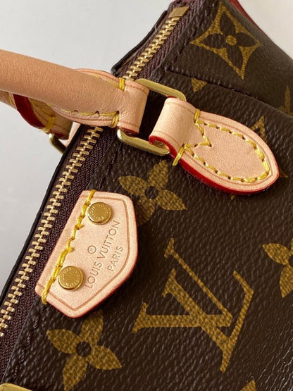 Luxury Crossbody Bag – Special Edition