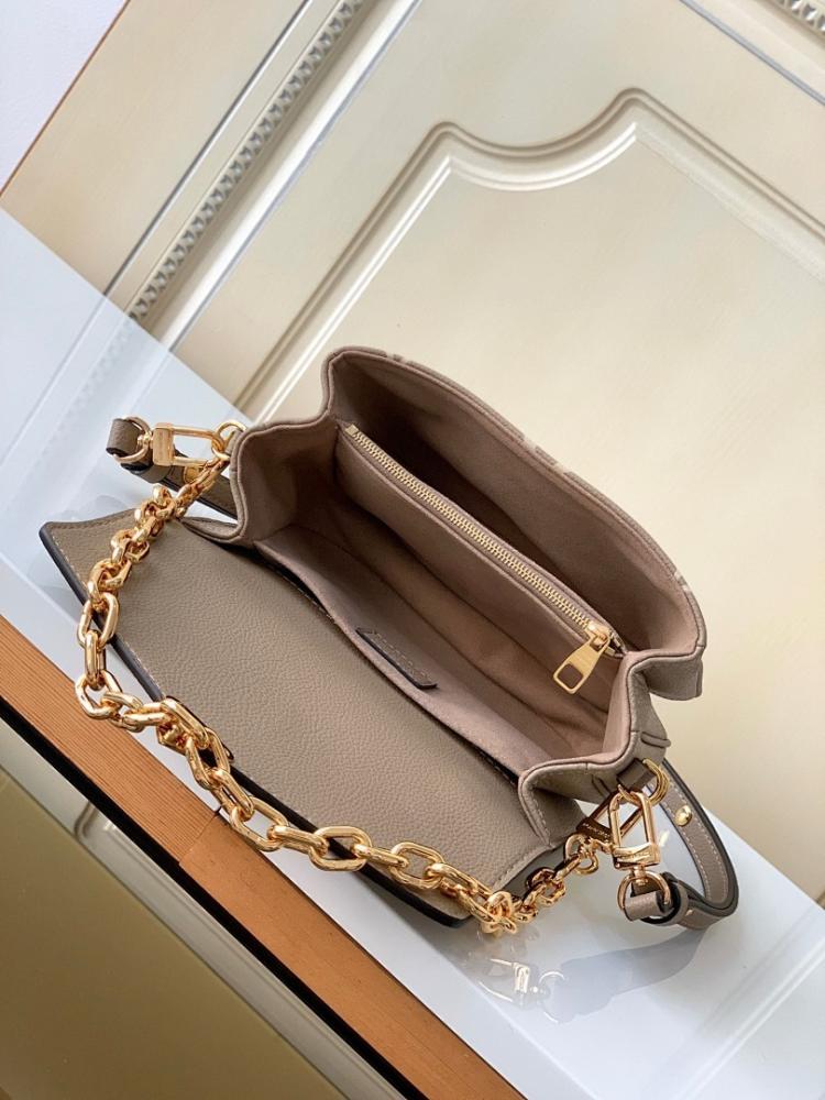 Stylish Calfskin Shoulder Bag – Special Edition