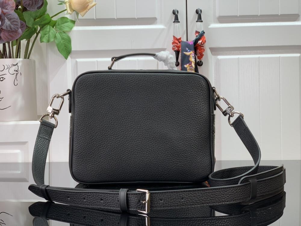 Elegant Messenger Bag