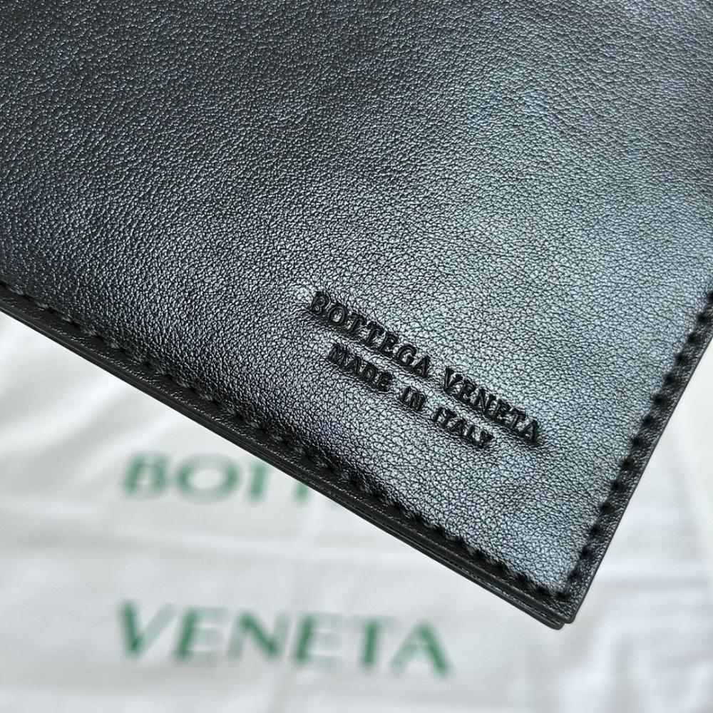 Classic Luxury Woven Leather Shoulder Bag
