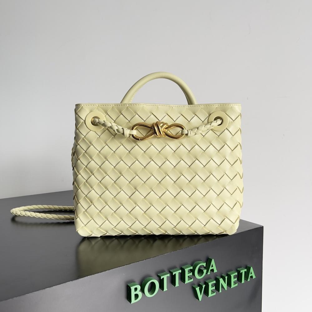 Classic Leather Shoulder Bag