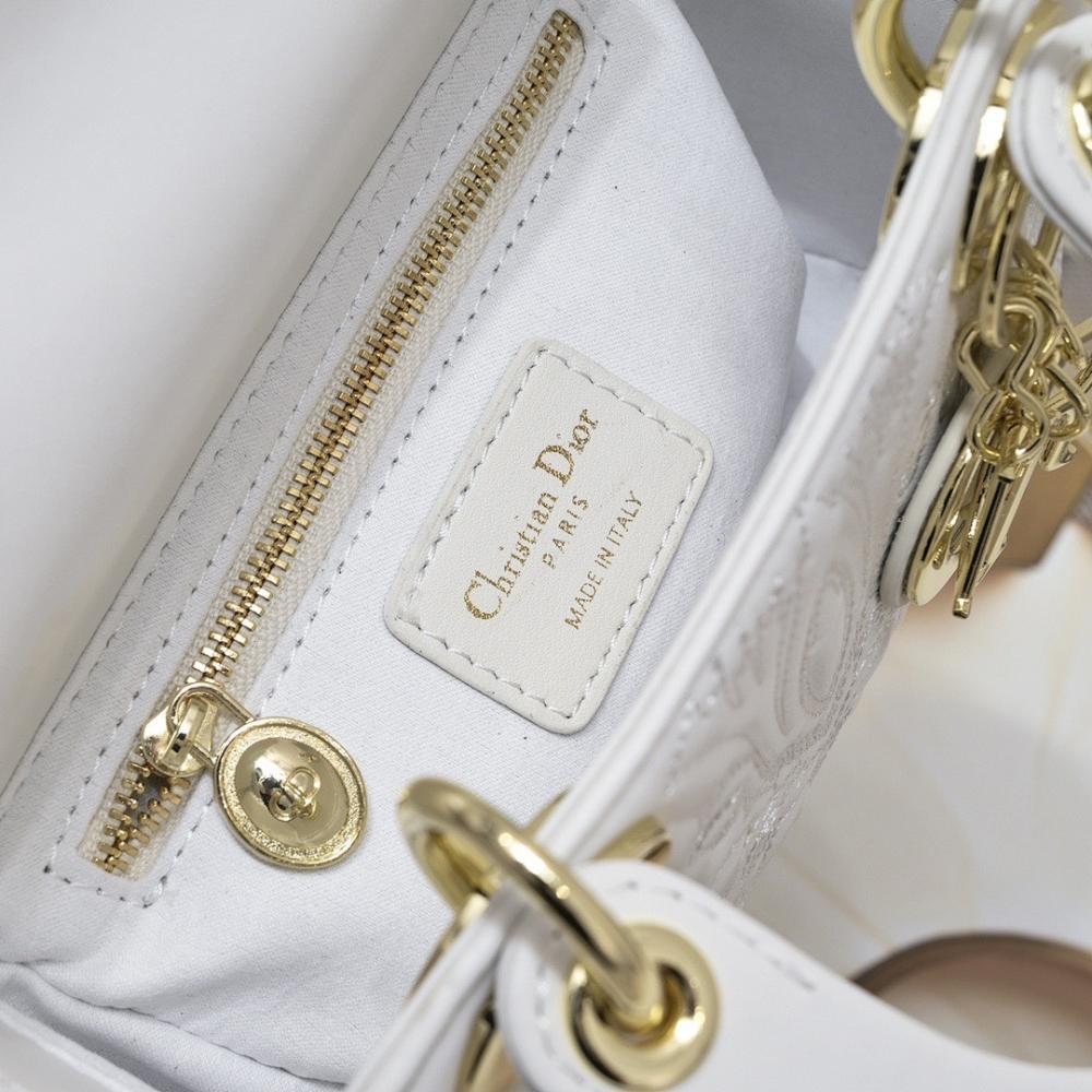 Luxury Gold Quilted Shoulder Bag – Special Edition