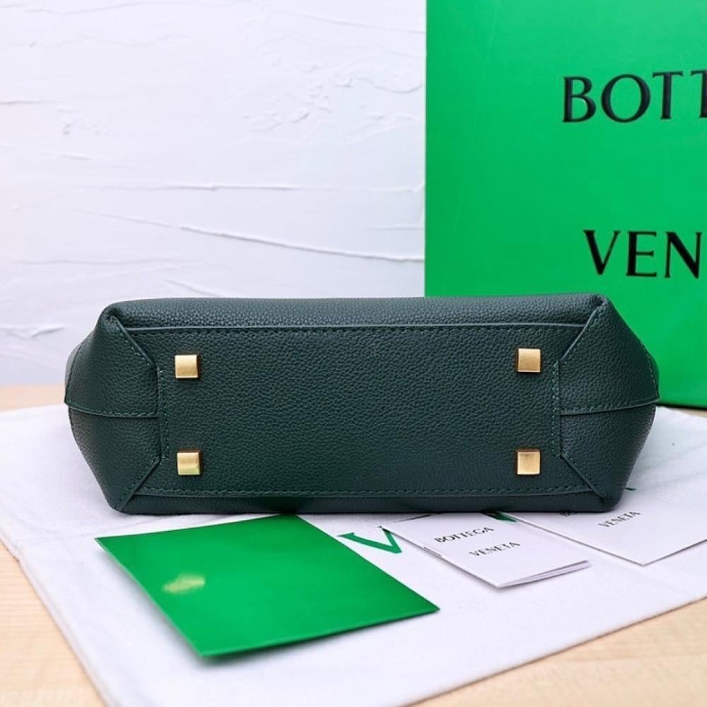 Luxury Stylish Woven Top Handle Bag