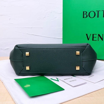 Luxury Stylish Woven Top Handle Bag