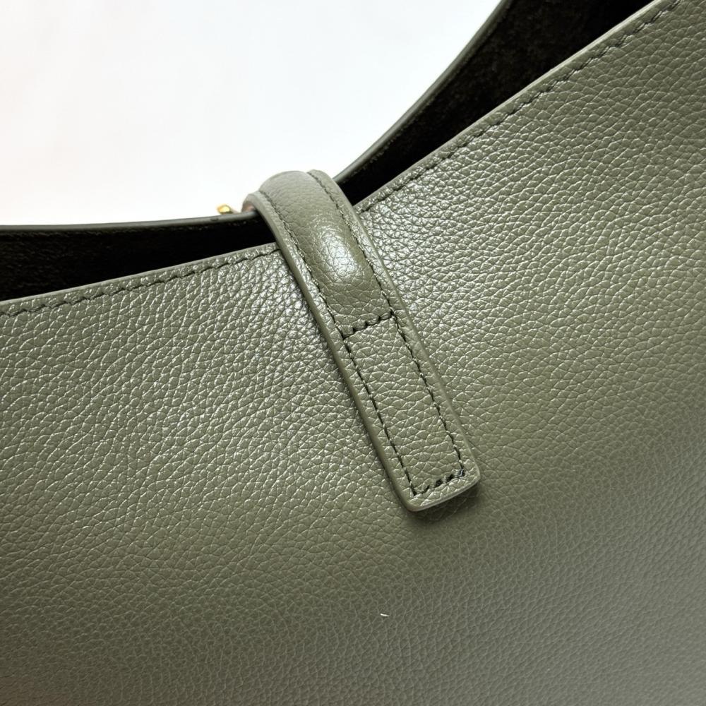 Classic Shoulder Bag