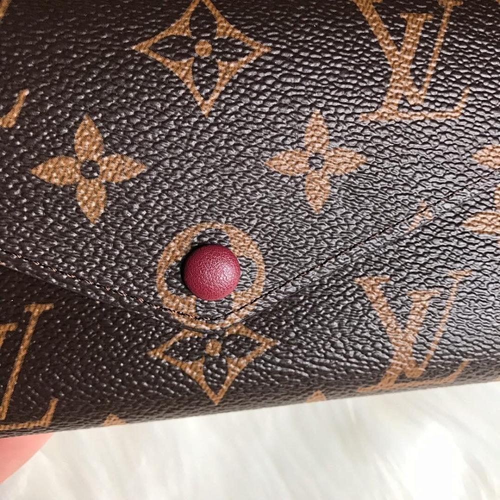 Elegant Stylish Quilted Wallet
