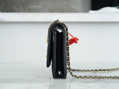 Classic Leather Shoulder Bag