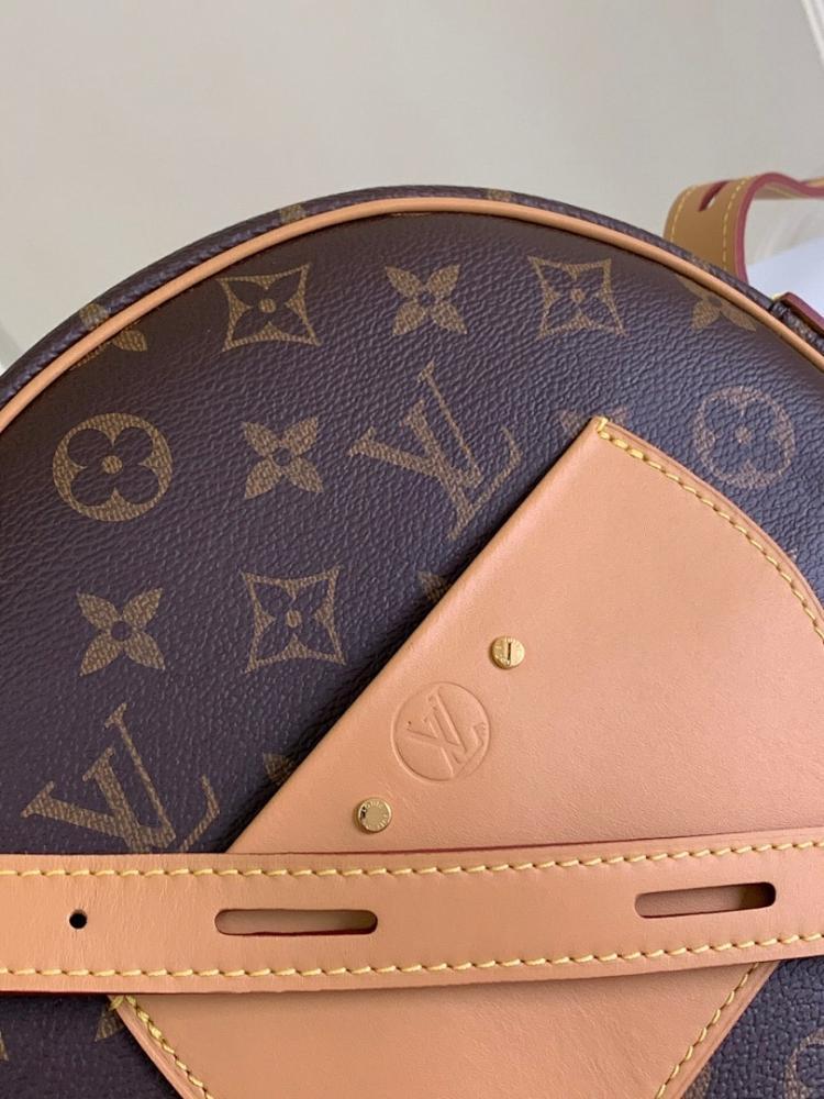 Elegant Refined Canvas Crossbody Bag