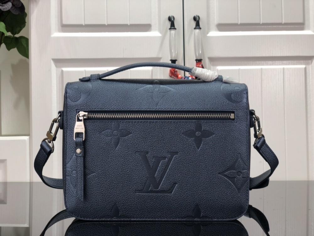 Classic Crossbody Bag