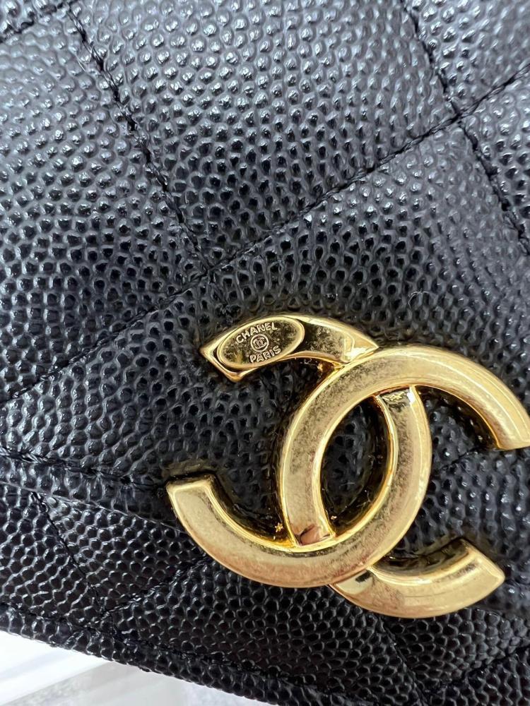 Classic Shoulder Bag