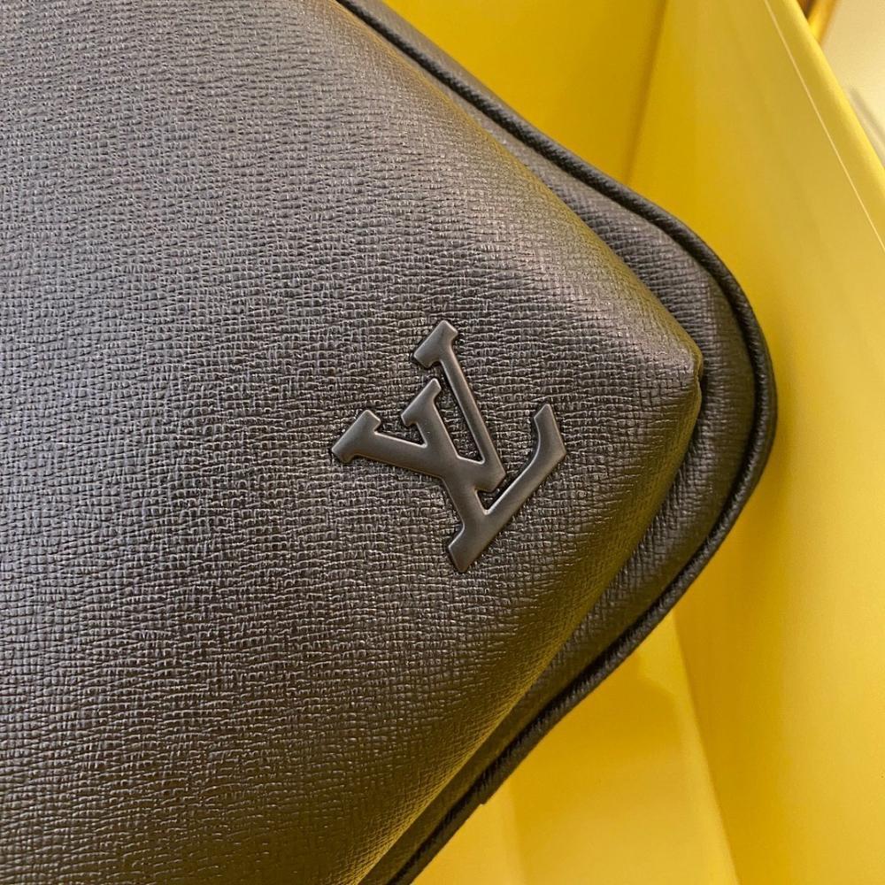 Modern Refined Leather Shoulder Bag
