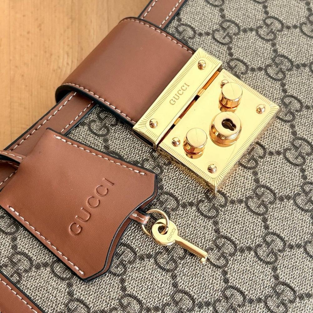 Stylish Shoulder Bag – Limited Edition