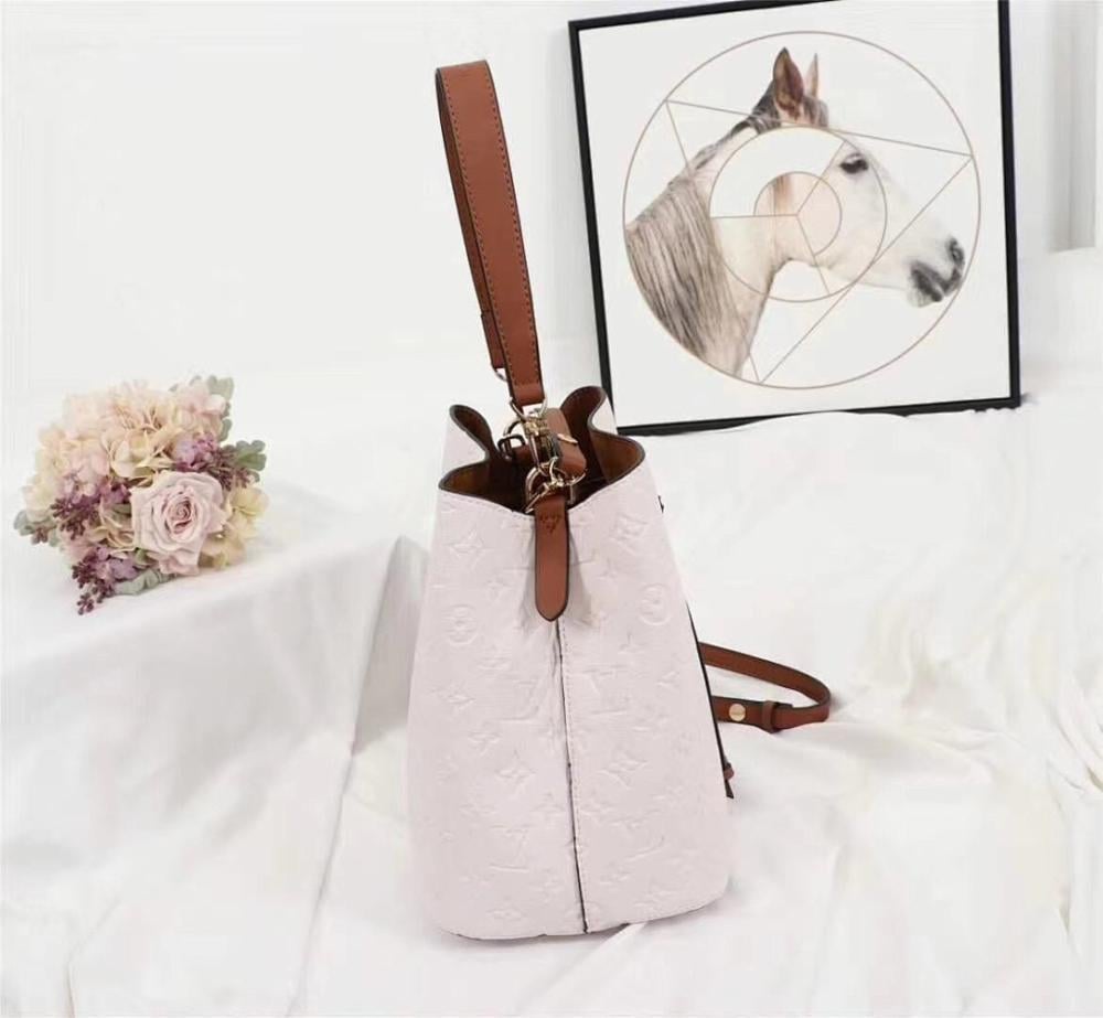 Luxury Stylish Leather Bucket Bag – Limited Edition