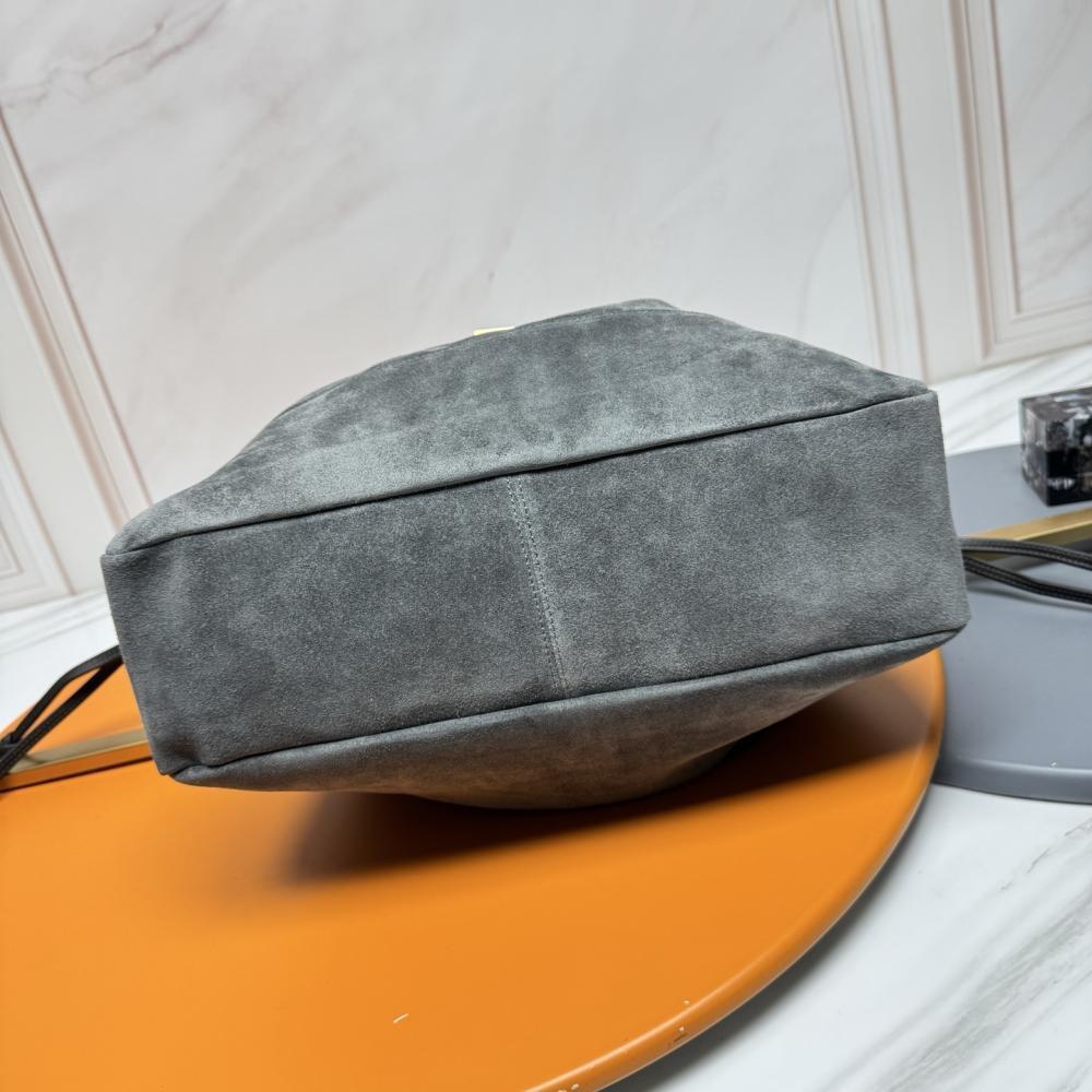 Elegant Leather Shoulder Bag