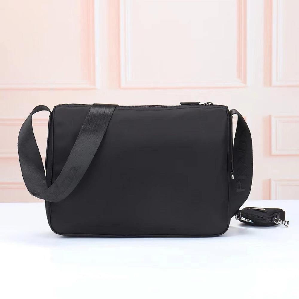 Stylish Shoulder Bag – Limited Edition
