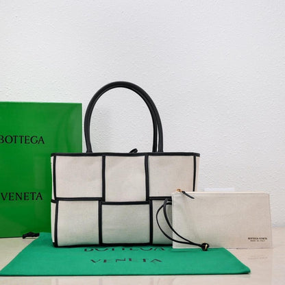 Alma Black Leather Tote Bag