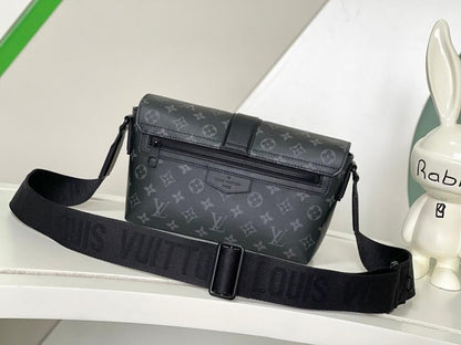 Modern Leather Shoulder Bag – Limited Edition