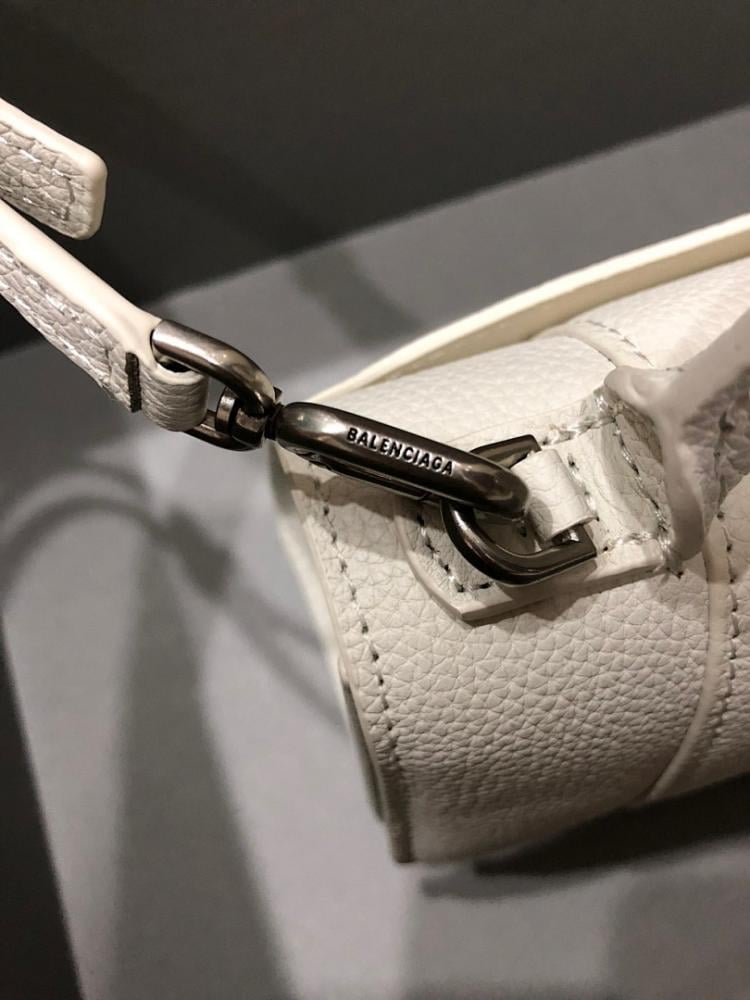 Modern Stylish Leather Top Handle Bag