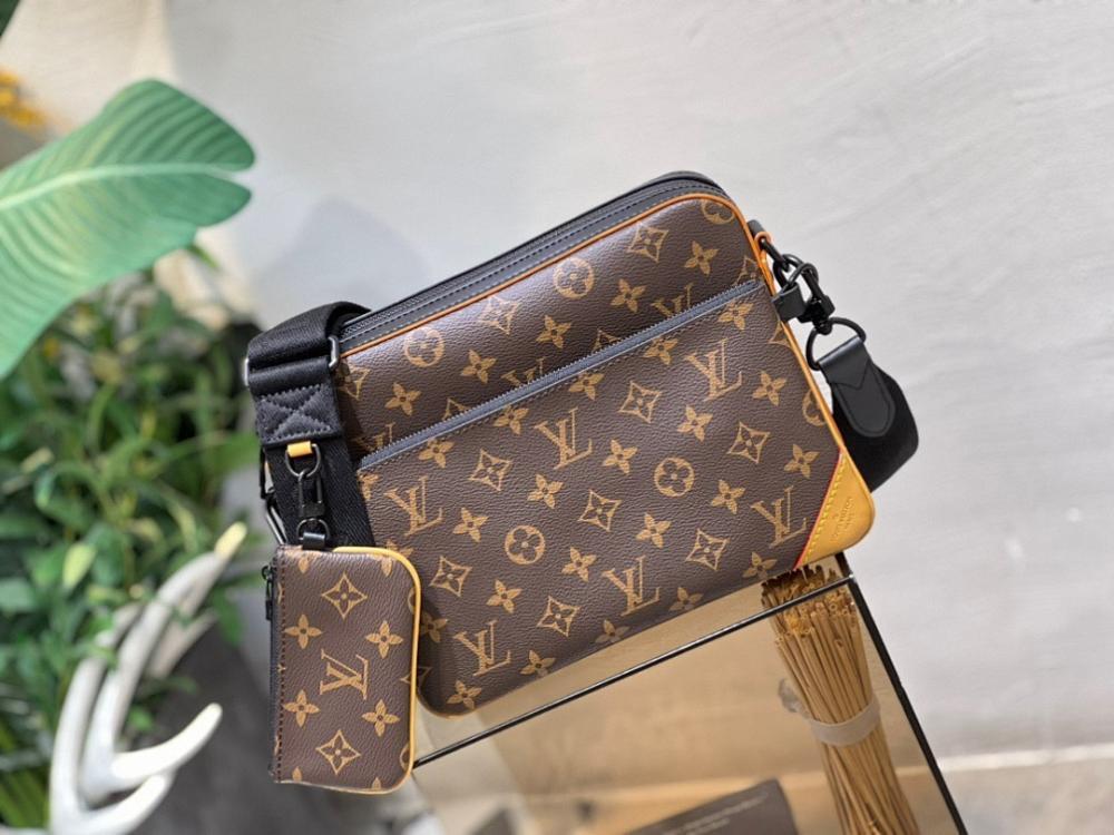 Modern Italian-Inspired Shoulder Bag