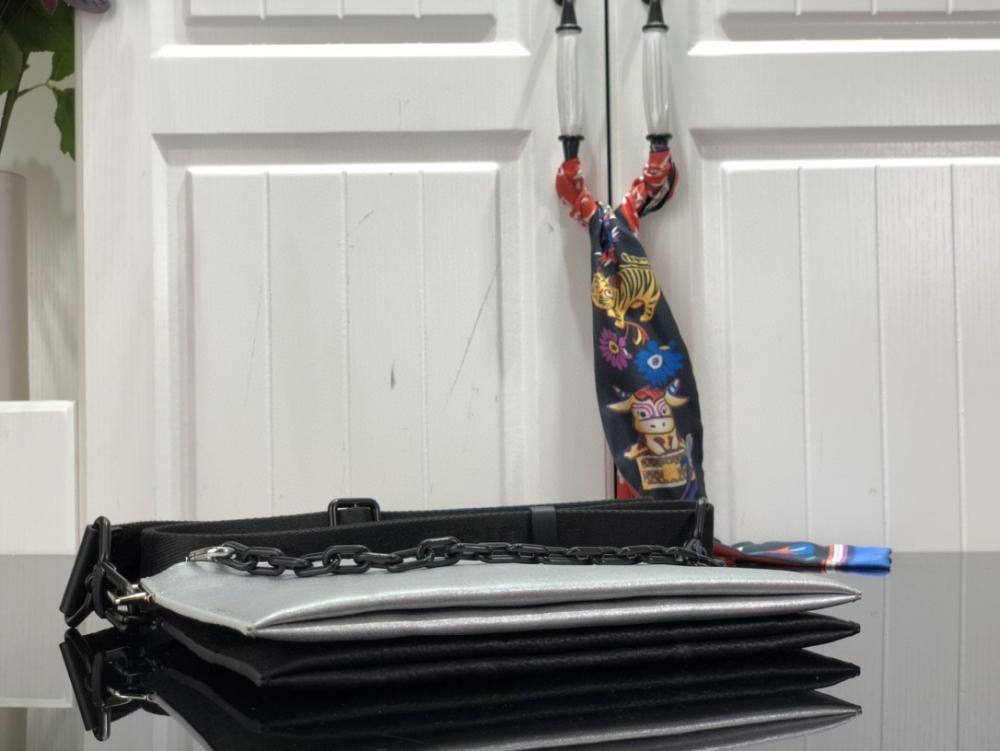 Refined Shoulder Bag