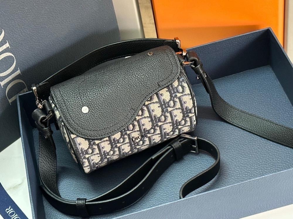 Luxury Black Leather Shoulder Bag – Limited Edition