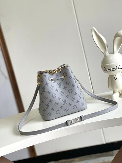 Classic Modern Woven Bag