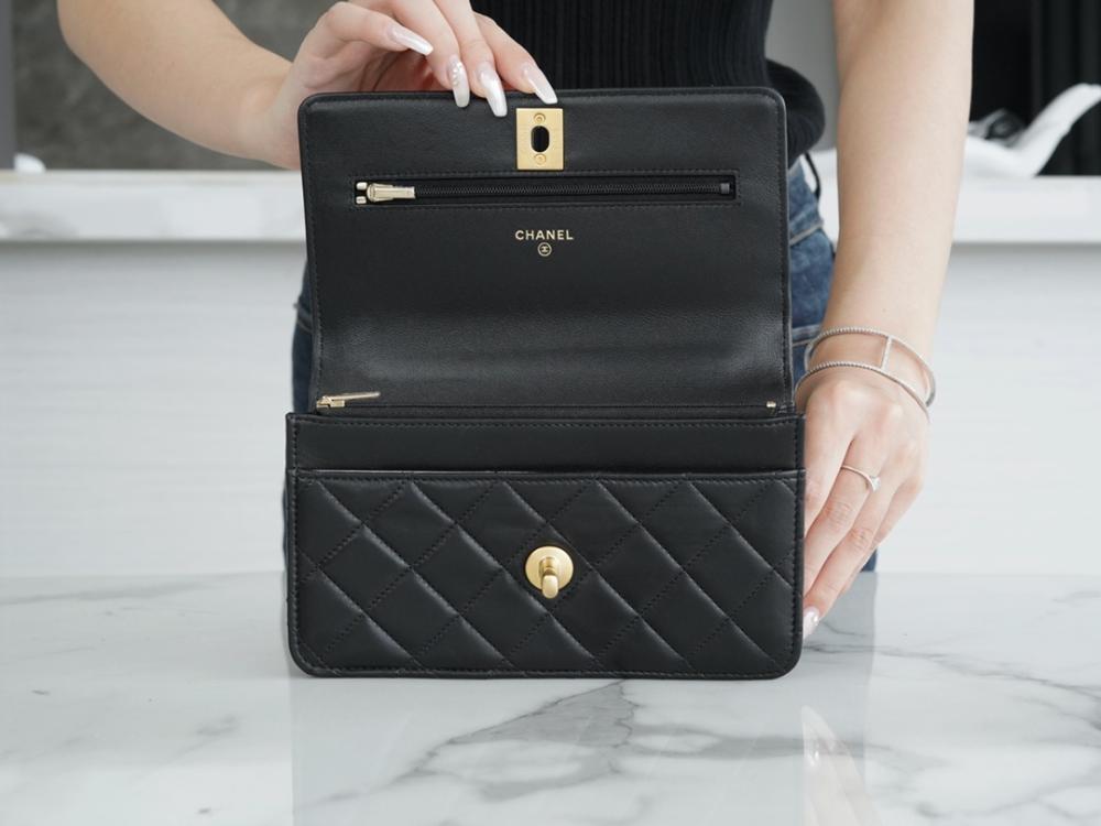 Classic Leather Shoulder Bag