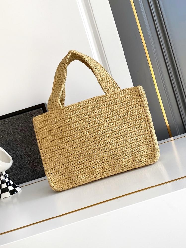 VLogo Signature Raffia Shoulder Bag