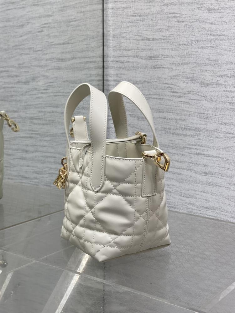 Classic Leather Shoulder Bag