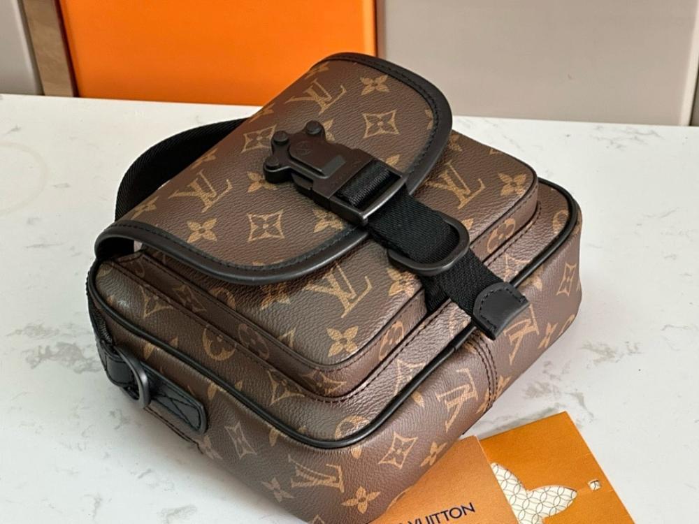 Classic Leather Travel Bag – Limited Edition