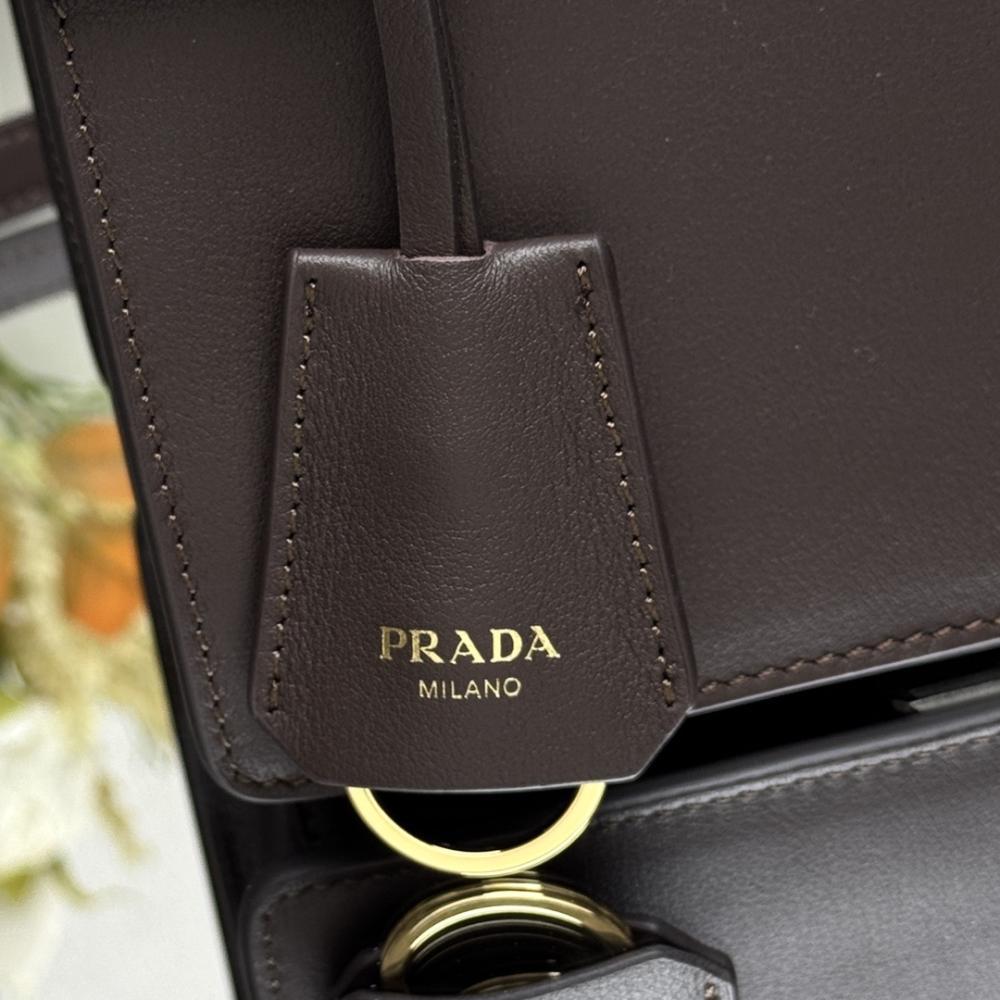 Classic Shoulder Bag