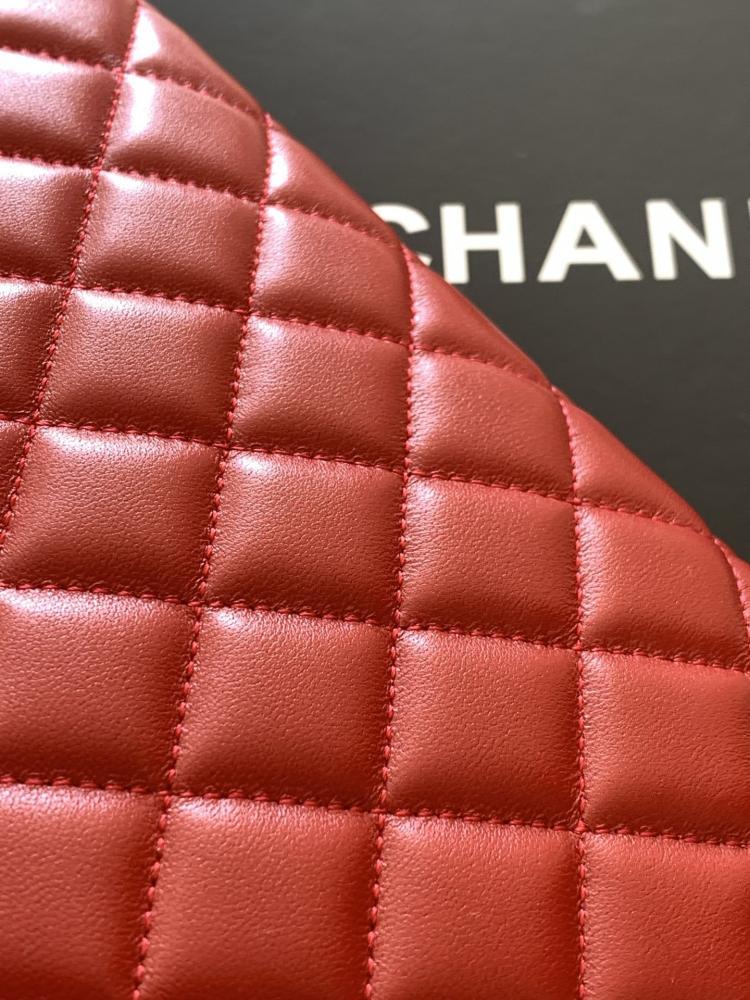 Classic Shoulder Bag