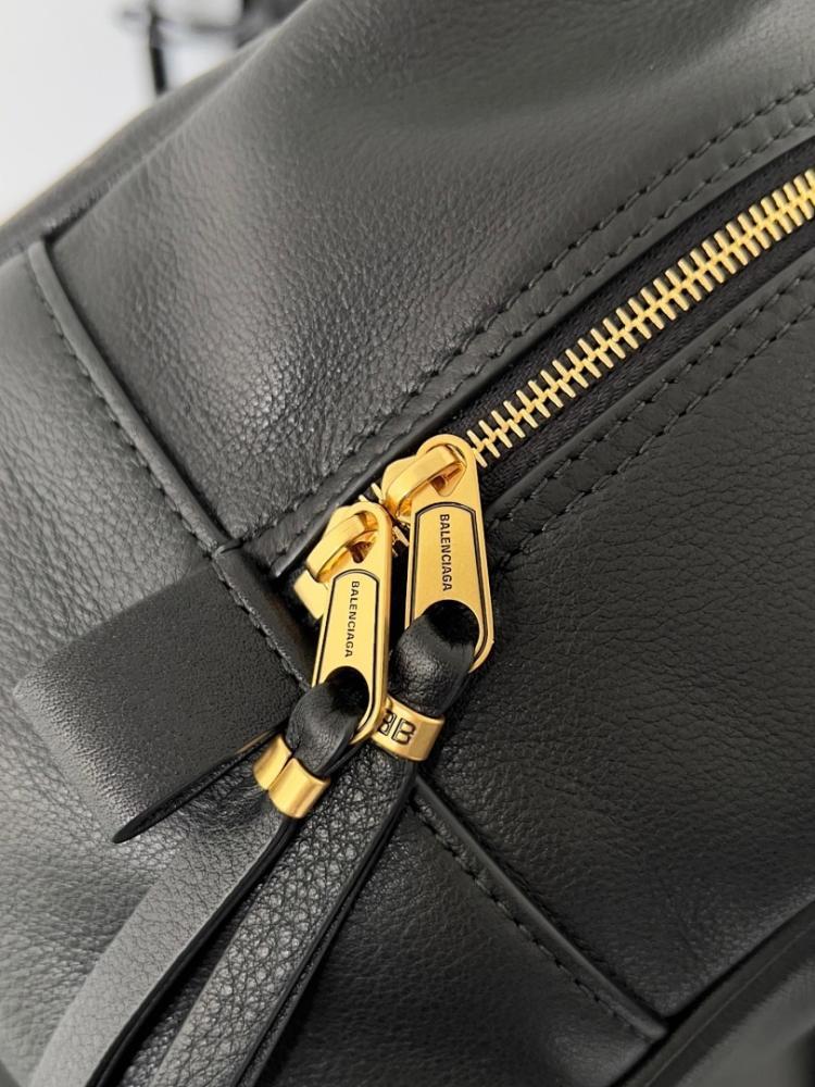 Modern Refined Crossbody Bag